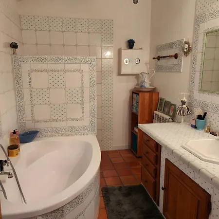 De La Rode بيت ضيافة Saumane